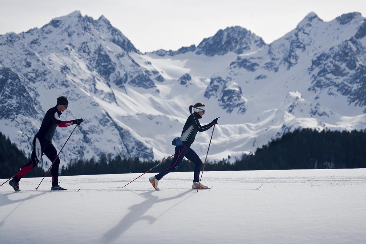 Skiing where. Ходьба на лыжах. Бег на лыжах. Катание на лыжах. Ходьба и бег на лыжах.